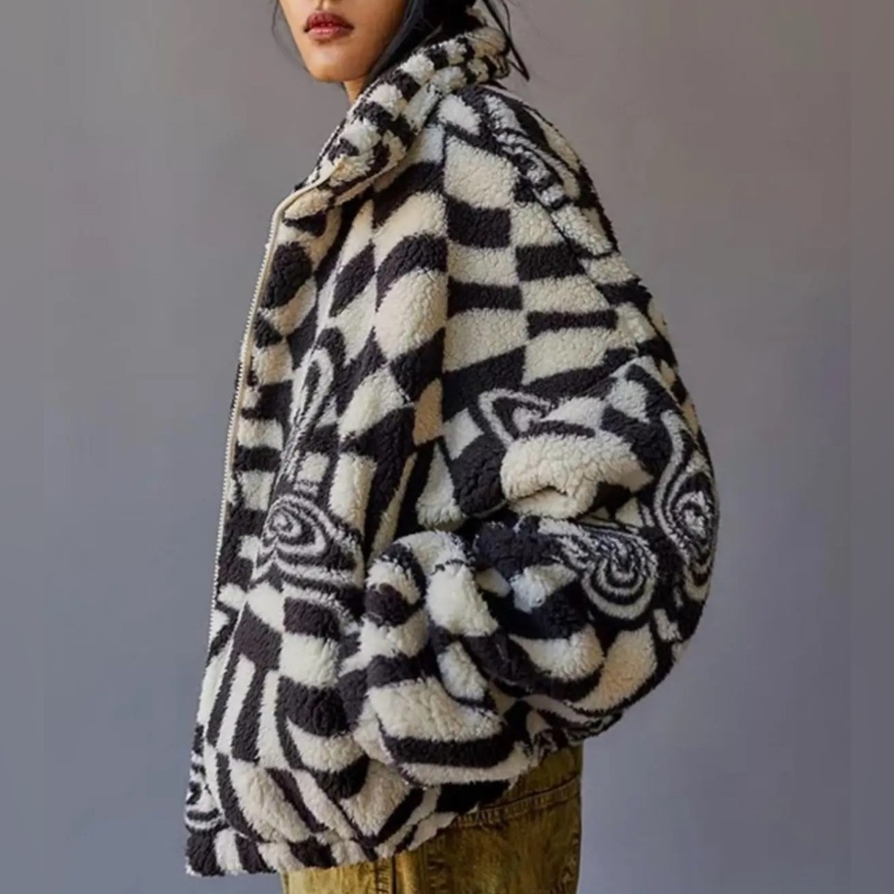 🤍VINTAGE🤍 Urban Outfitters Teddy Sherpa Zip Up in Black White Checkered Swirl